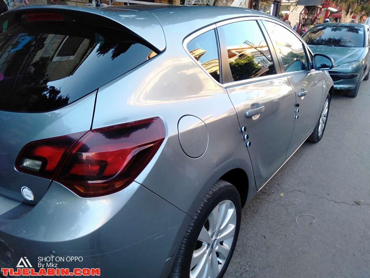Opel Astra année 2017 machia 147000