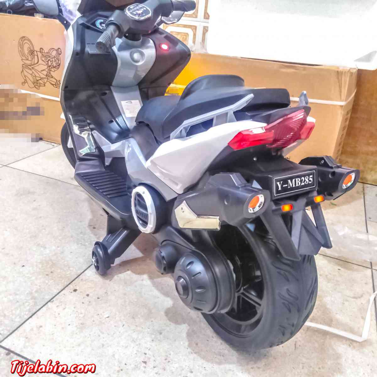 سيارة كدراجة كهربائية للأطفال الصغار   ‏ ‏moto ‎électrique ‎ - Dar El Beida, Alger - Tijelabin