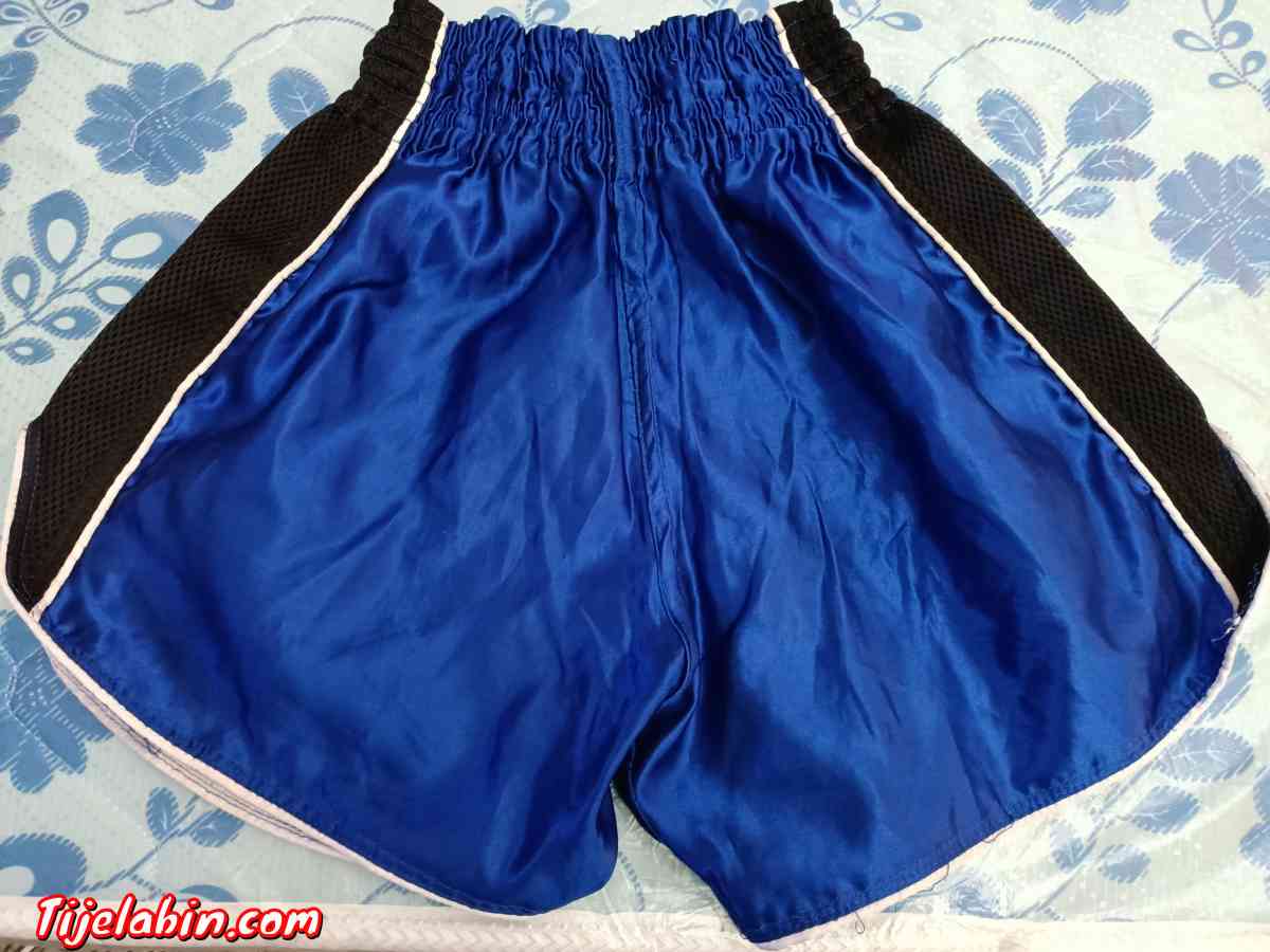 عندي شورت تع بوكس حاجة مليحة ماشي ملبوس بزاف - Ouled Fayet, Alger