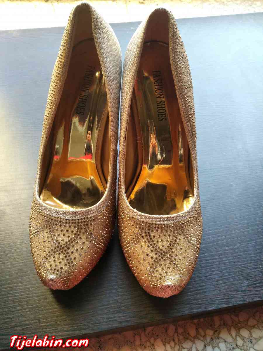 حذاء كعب عالي للعرائس جديد مقاس 40 لون ذهبي - Beni Aziz, Setif - Tijelabin