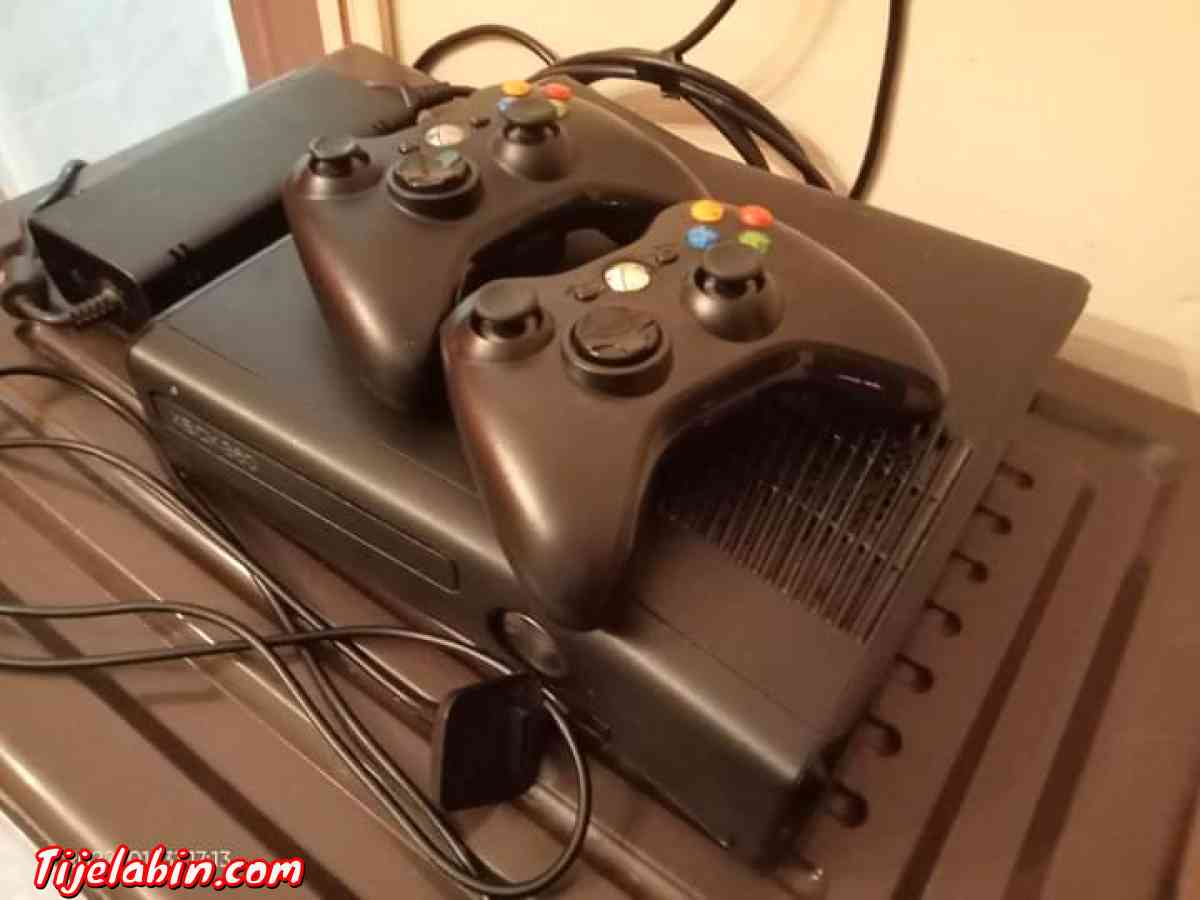 Xbox 360 slim éta Chaba 2 Manet fih lia jeu chabin - Oran, Oran