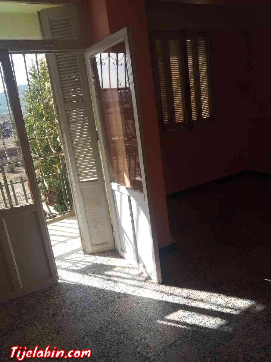 Appartement F3 à "VENDRE" (acté) - Bechloul, Bouira - Tijelabin