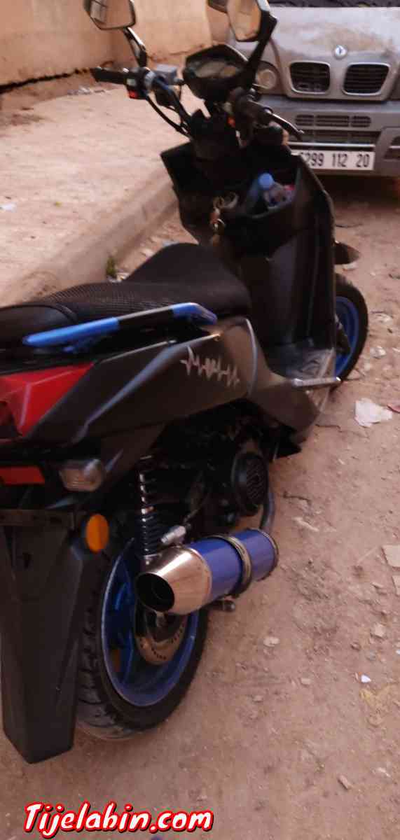 moto omg l'année 2017 machya 10mil w compteur habes f 7 mil