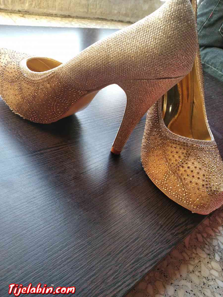 حذاء كعب عالي للعرائس جديد مقاس 40 لون ذهبي - Beni Aziz, Setif
