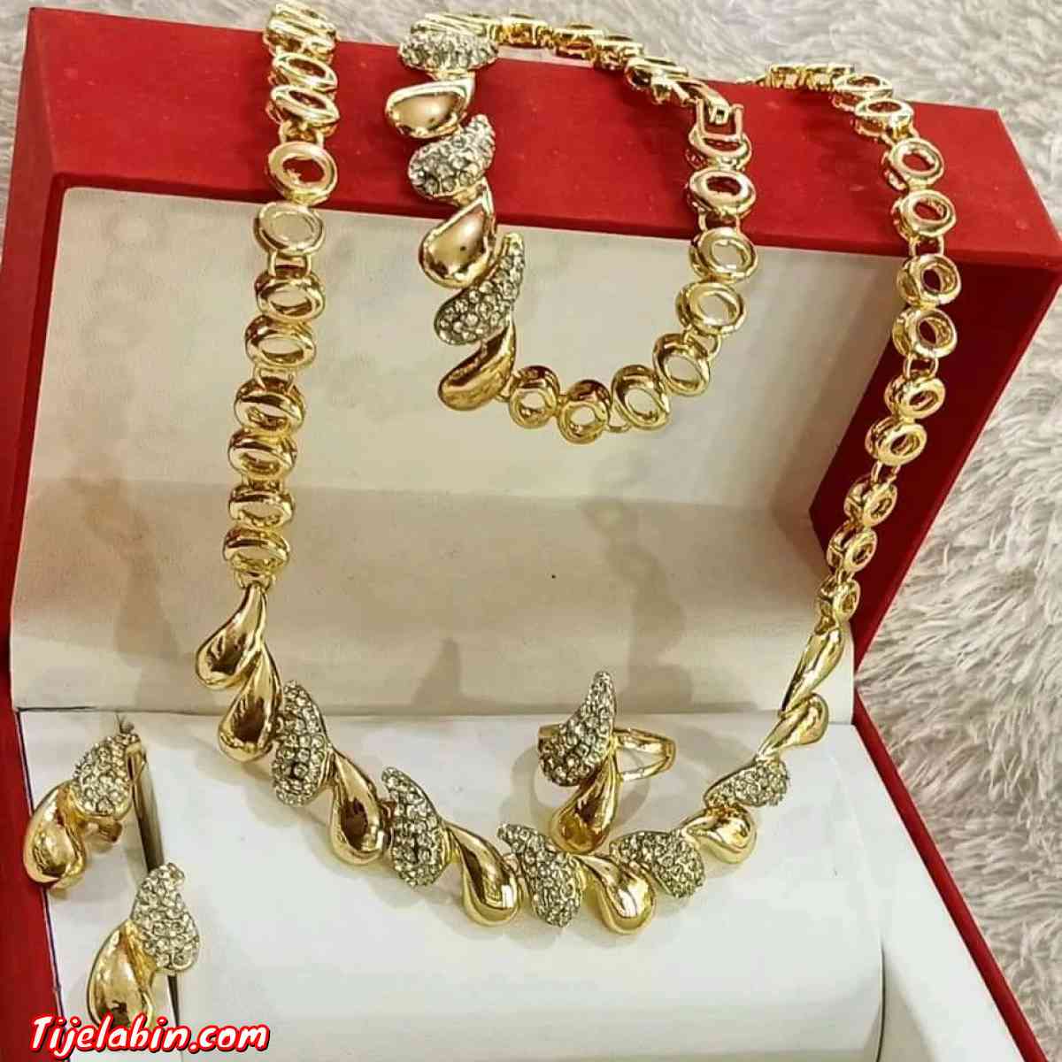 بارير بلاكي قرونتي - Adekar, Béjaïa - Tijelabin