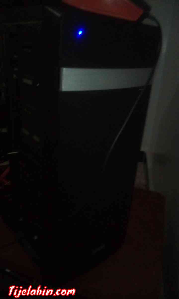 كمبيوتر مكتبي للبيع في شباب - Adekar, Béjaïa - Tijelabin