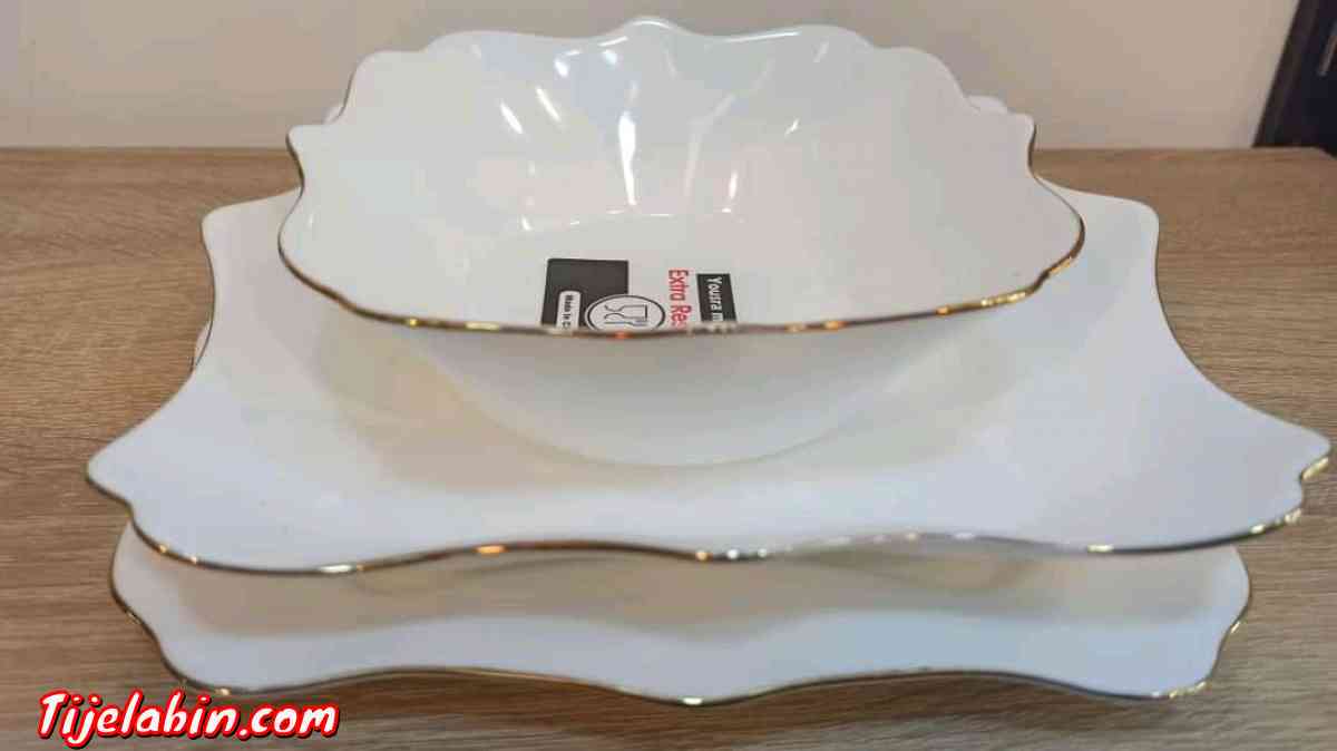 services a table Blanc - Ouled Fayet, Alger - Tijelabin