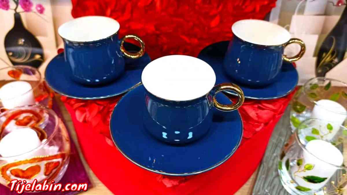 services a café 12 pièces - Ouled Fayet, Alger