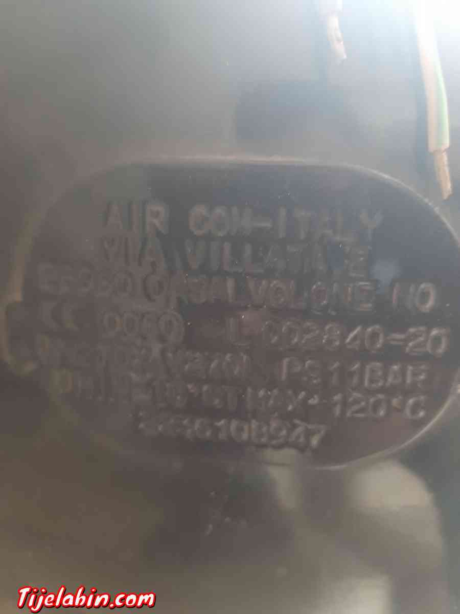 كومبريسار 300 لتر - Tebessa, Tbessa - Tijelabin