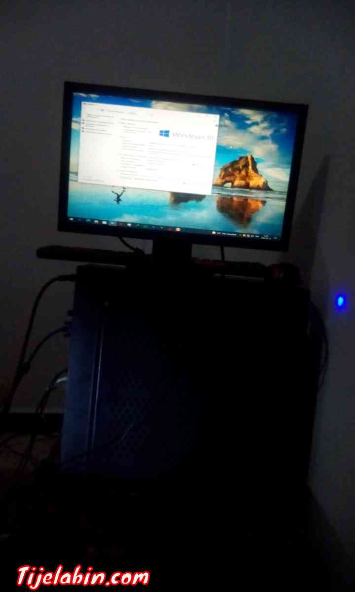 كومبيوتر مكتبي للبيع في شباب وسوم - Adekar, Béjaïa - Tijelabin