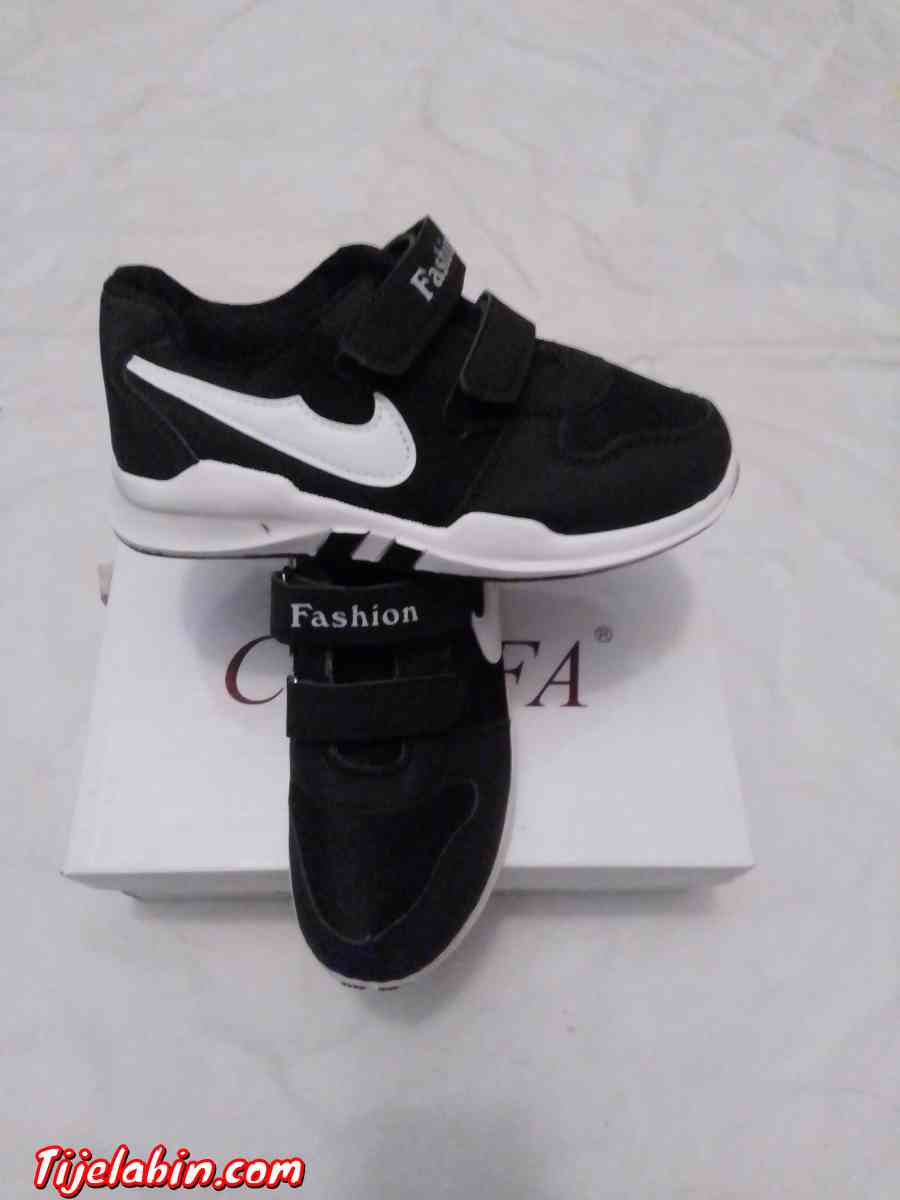 أحذية أطفال