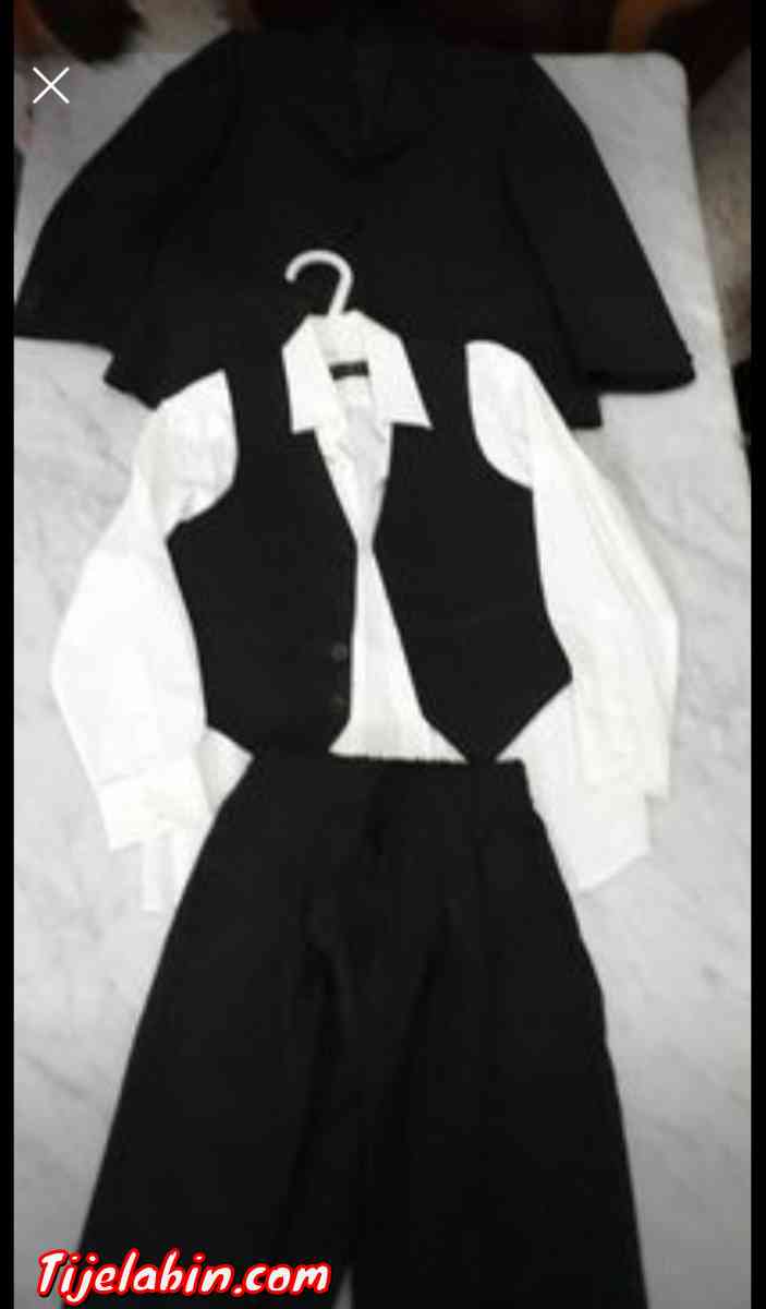 costume enfant jamais utilisé 5-6 ans