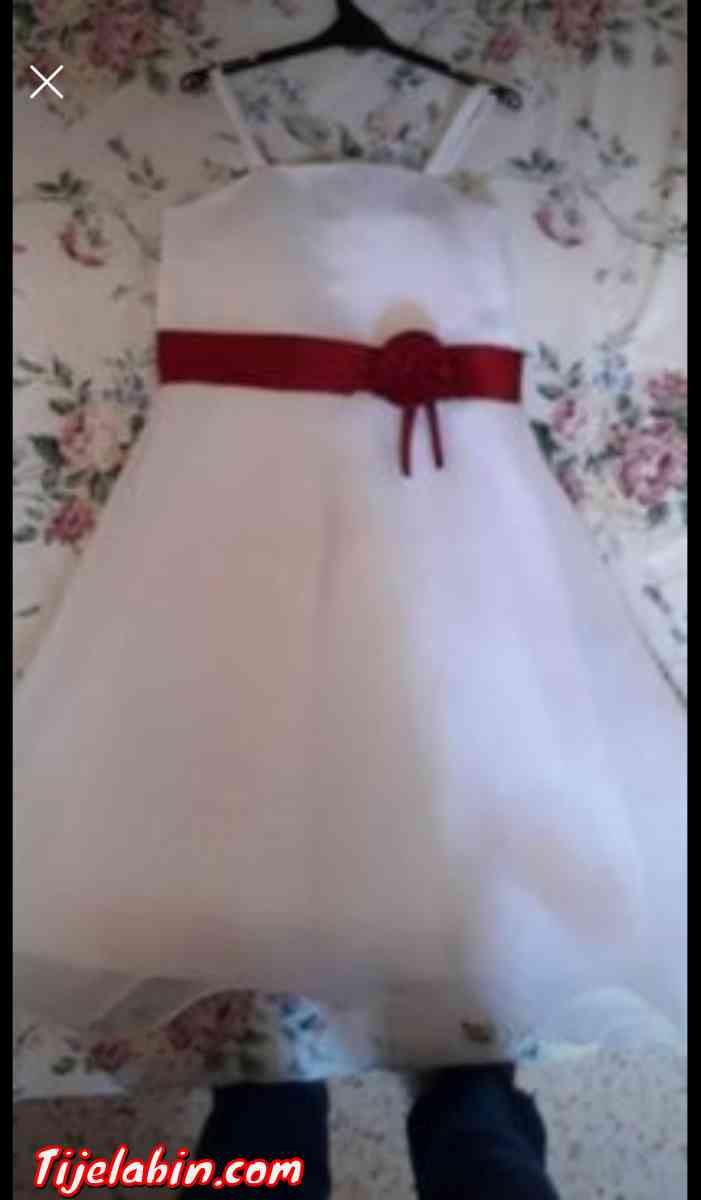 Robe jamais utilisé pour fille de 8ans - Birkhadem, Alger