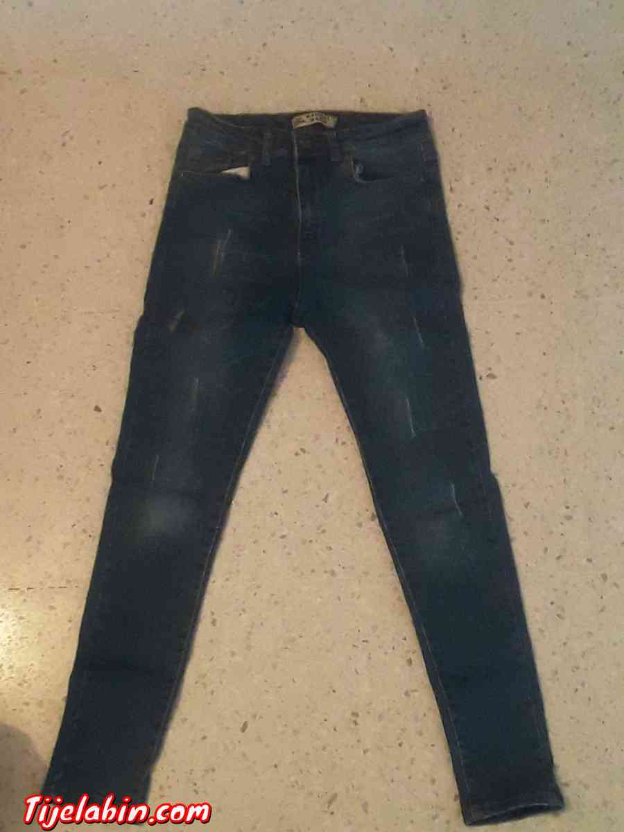 2 pantalon non porté