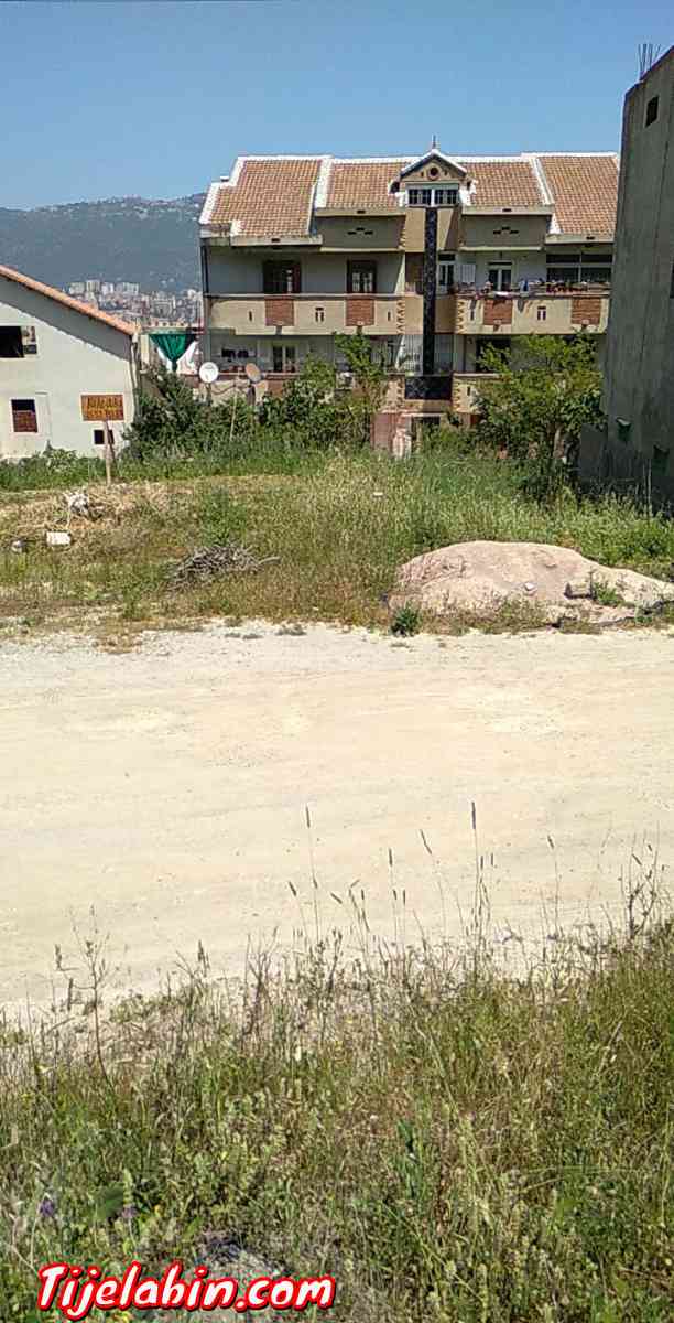 قطعة أرض للبيع صالحة للبناء متوفر غاز كهرباء وماء . - Abi Youcef, Tizi Ouzou - Tijelabin