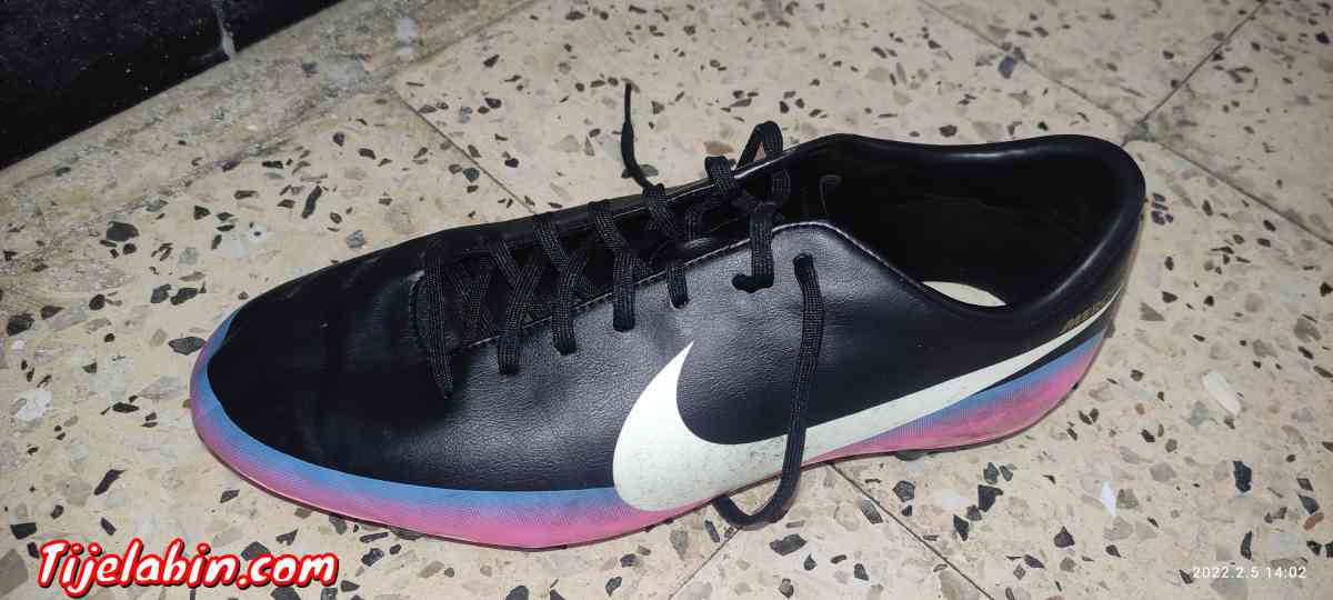 crampons de football pointure 45 - Seddouk, Béjaïa - Tijelabin