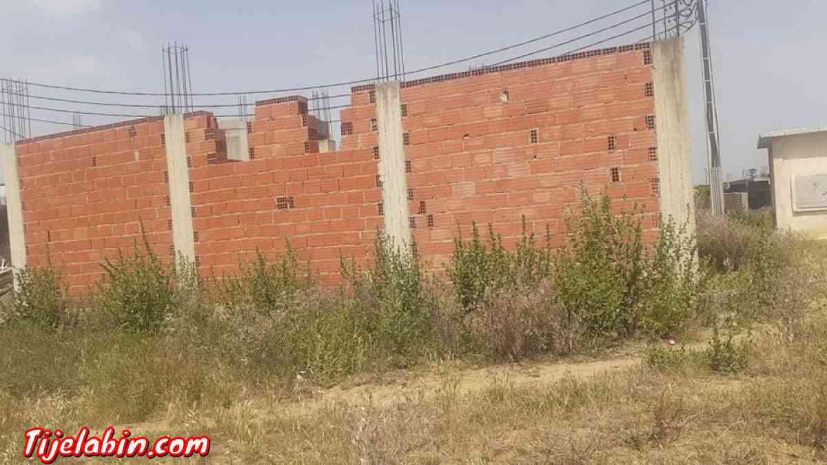 توجد قطعة ارظ للبيع فيها 3أرات أر اونص مبني ولباقي ليبري ايع - Adekar, Béjaïa - Tijelabin