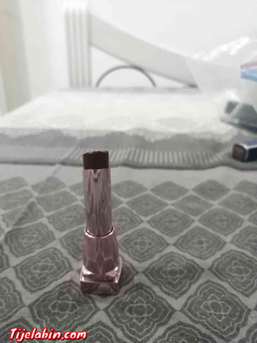 rouges à lèvres Maybelline - Bab Azzouar, Alger - Tijelabin