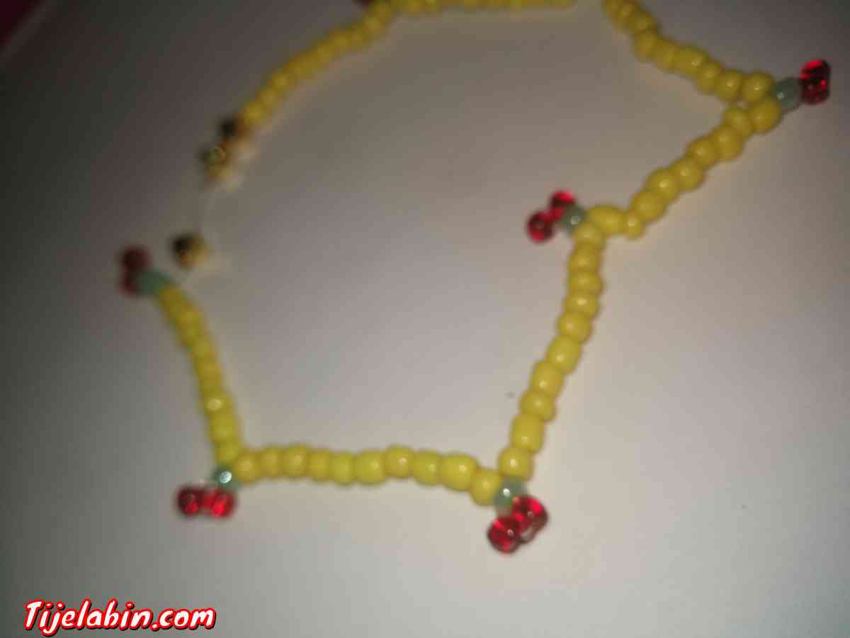 collier avec motif ( cerise) - Hussein Dey, Alger - Tijelabin