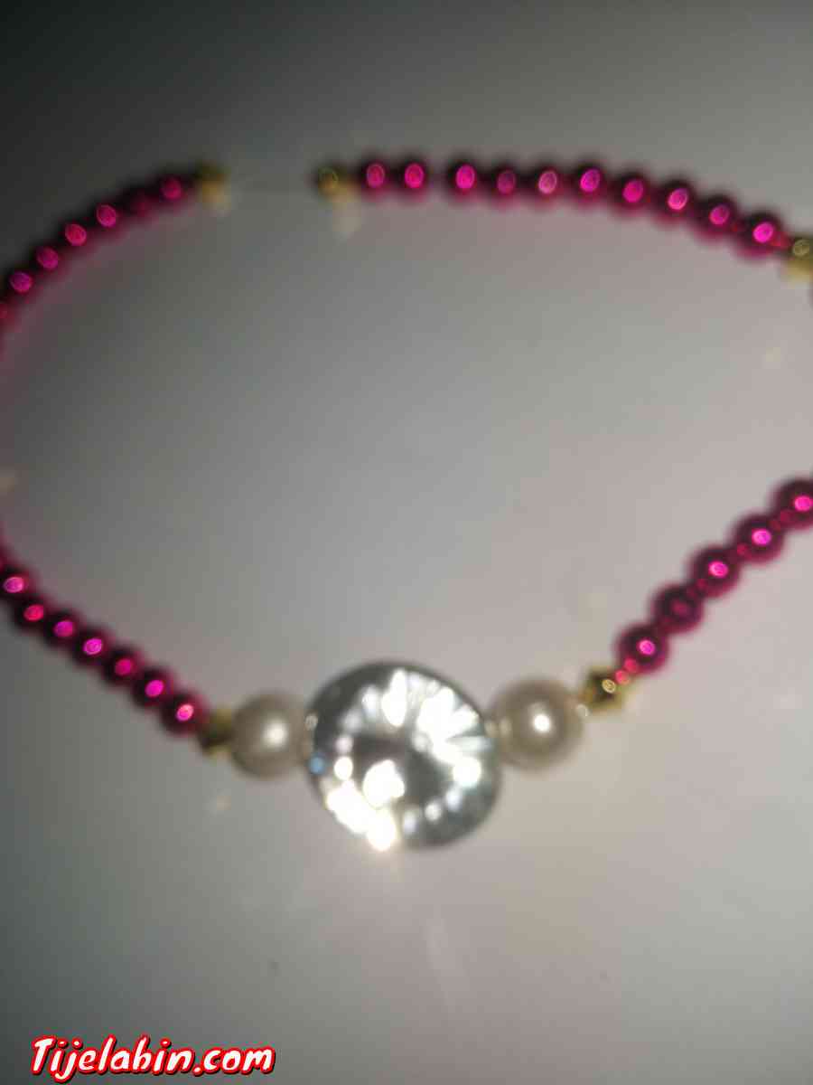 collier de perles avec décoration - Ain Chouhada, Djelfa - Tijelabin