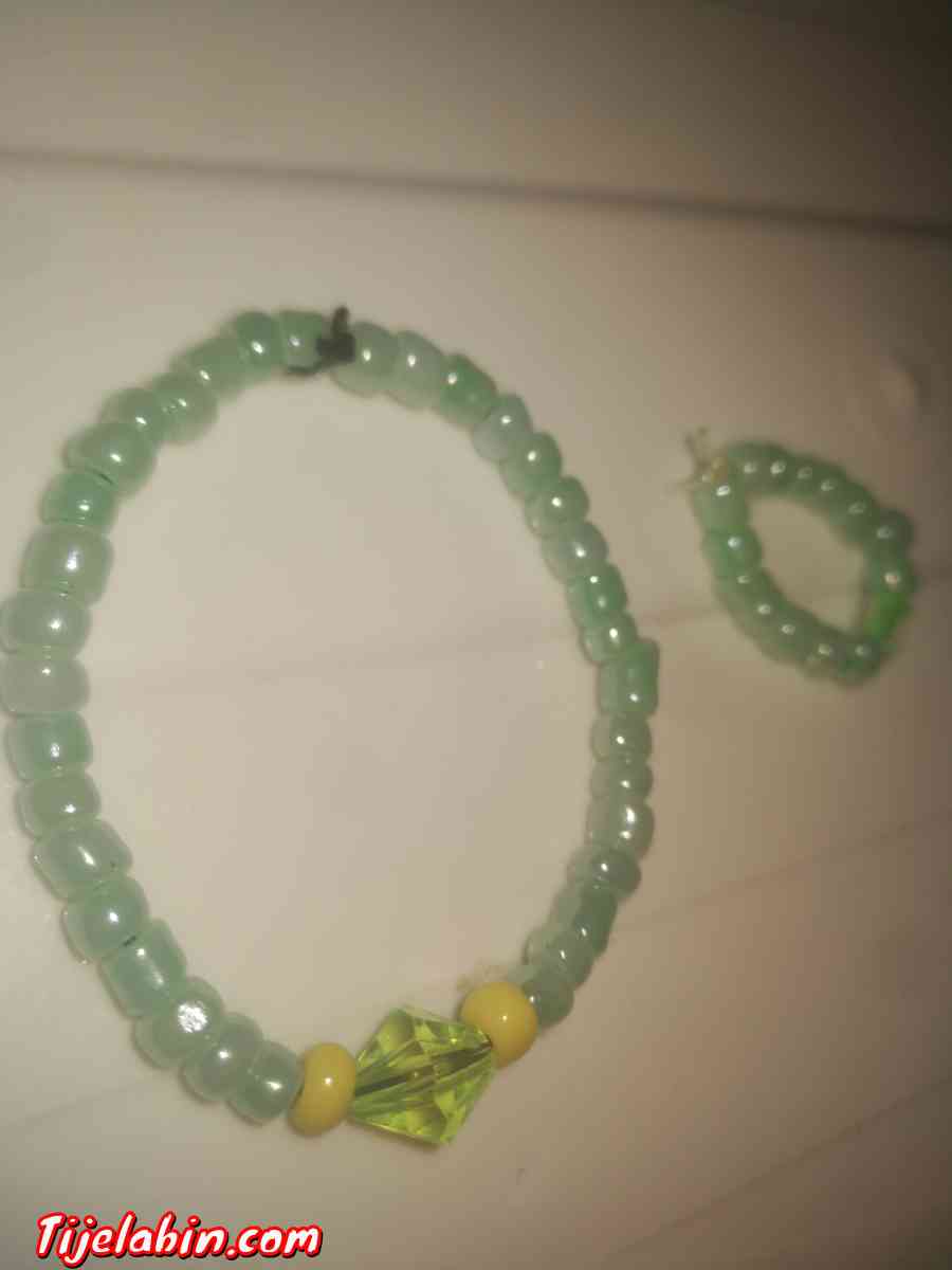 ensemble bracelet avec bague en perles vert _jaune
