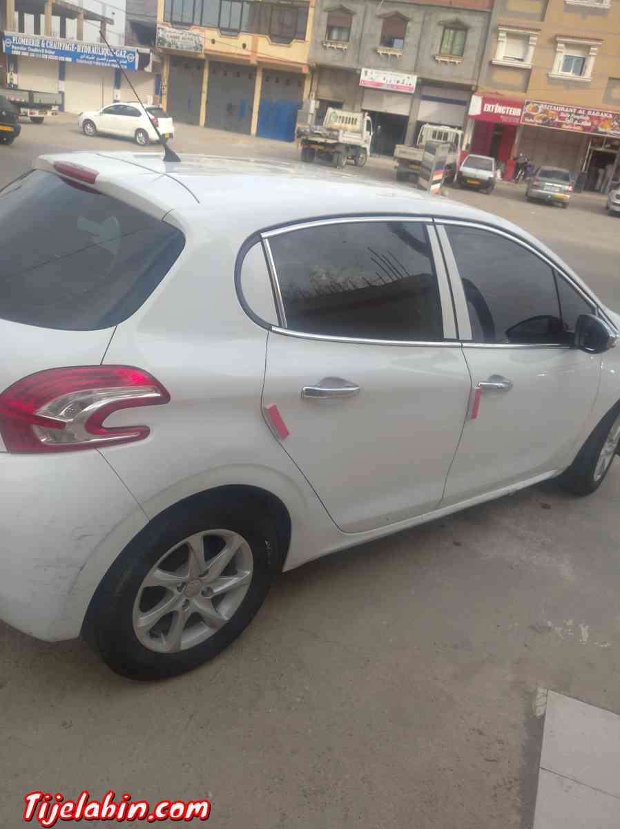 208 سيارة - Bouira, Bouira