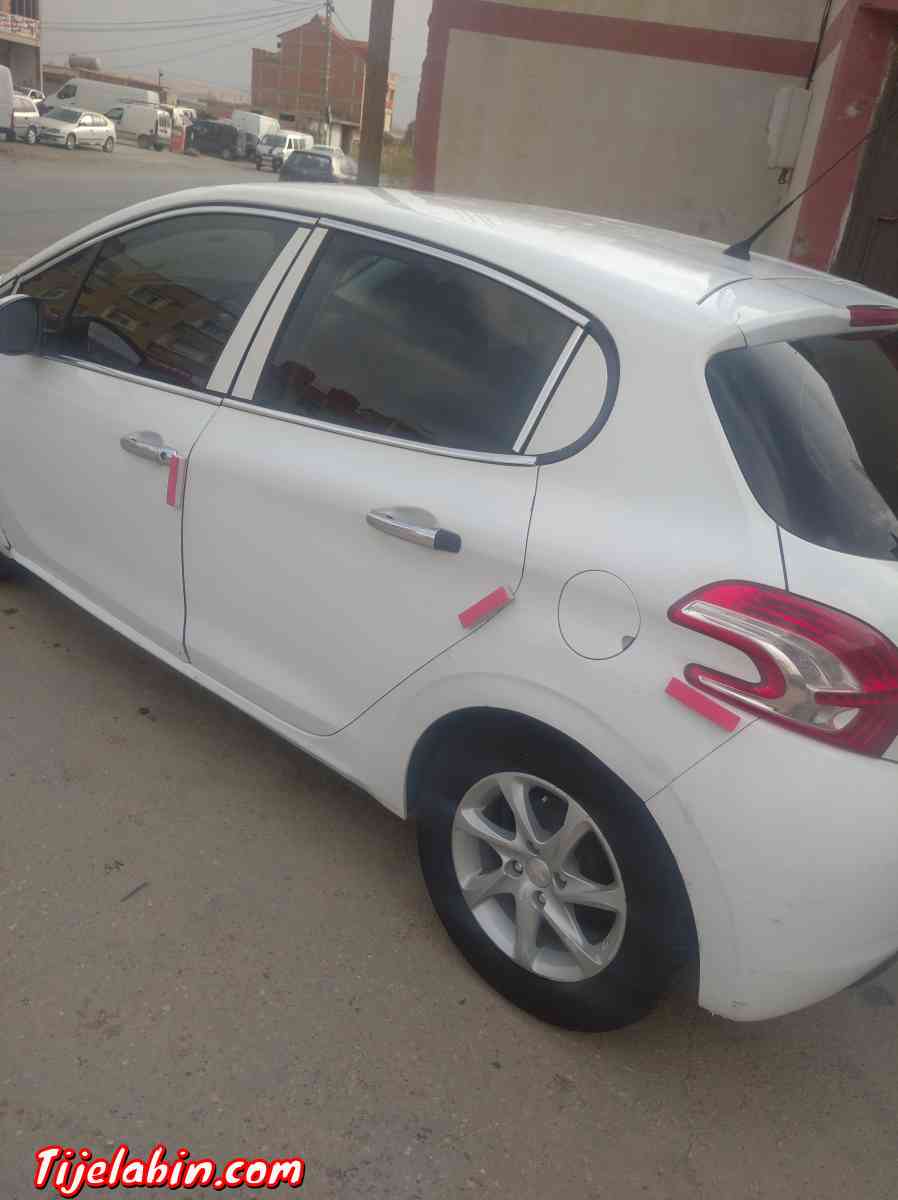 208 سيارة - Bouira, Bouira - Tijelabin