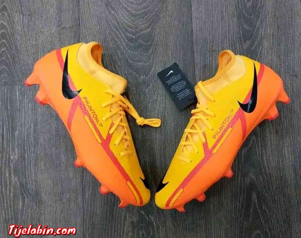 soulier Nike phantom