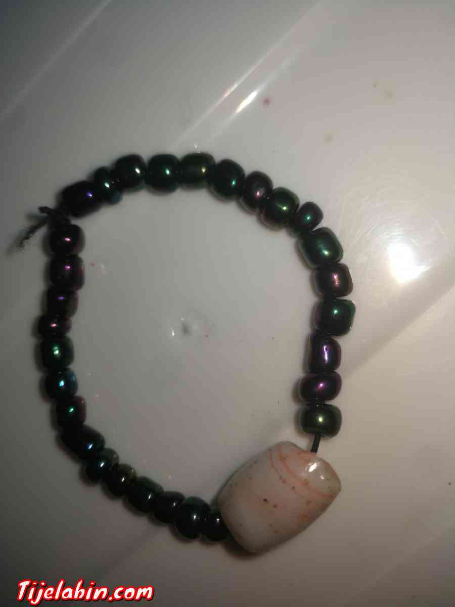 braclet simple avec jolie motif