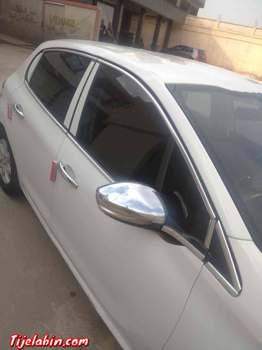 208 سيارة - Bouira, Bouira - Tijelabin