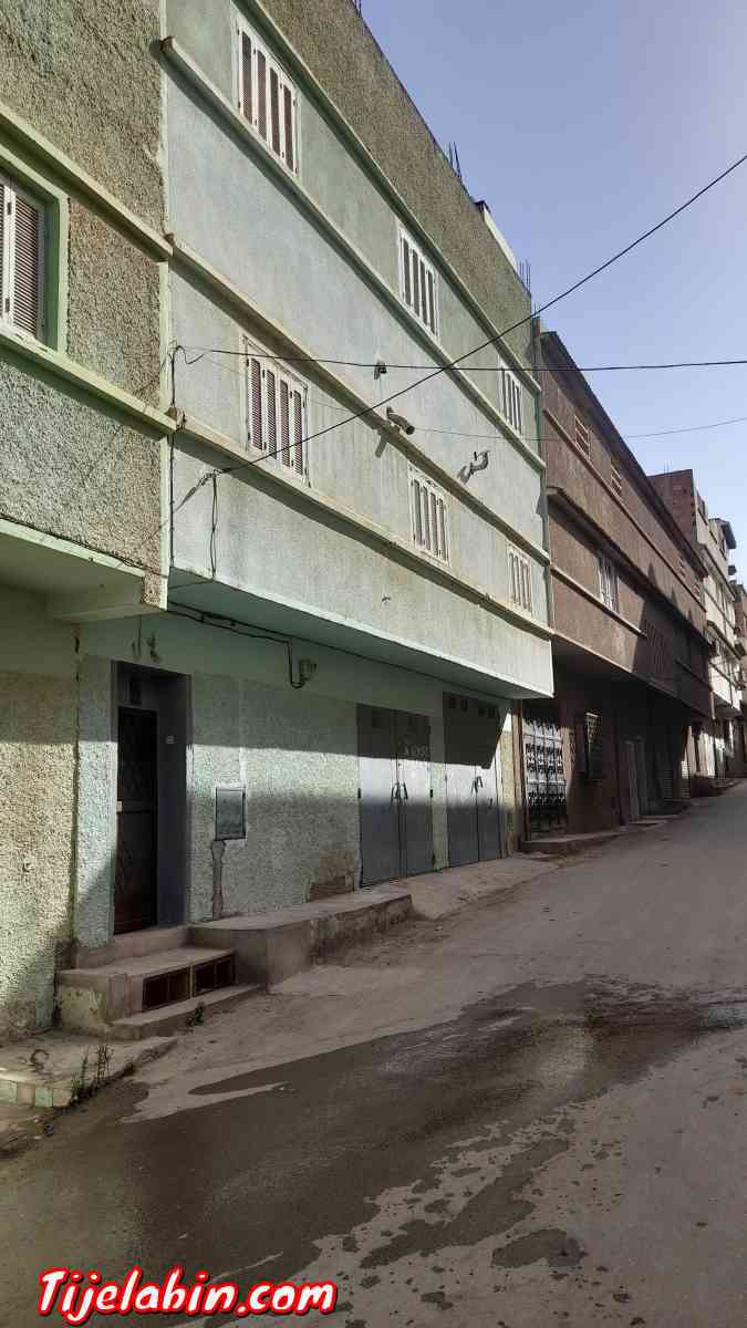 Garage 100m2 à louer avec cave 100m2 - Maghnia, Tlemcen - Tijelabin