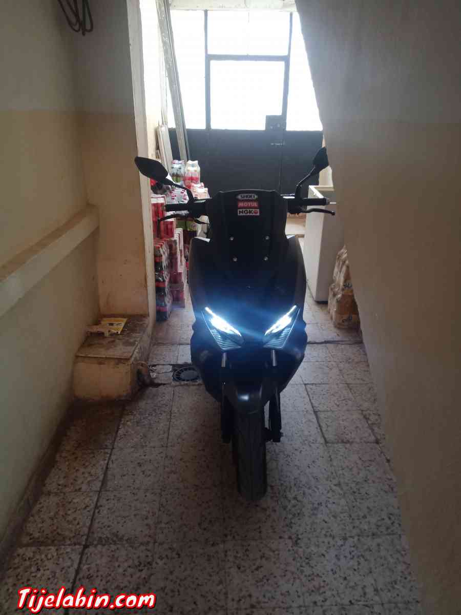 moto vmax - Ahmer El Ain, Tipaza - Tijelabin