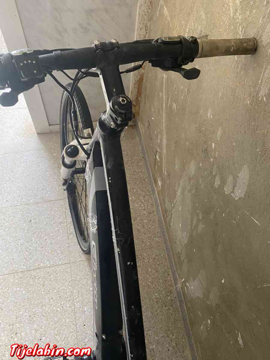 ronde un très beau vélo de course professionnel - Abou El Hassen, Chlef - Tijelabin