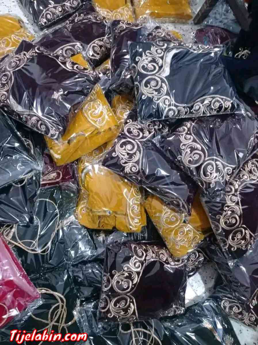 ملابس نسائية