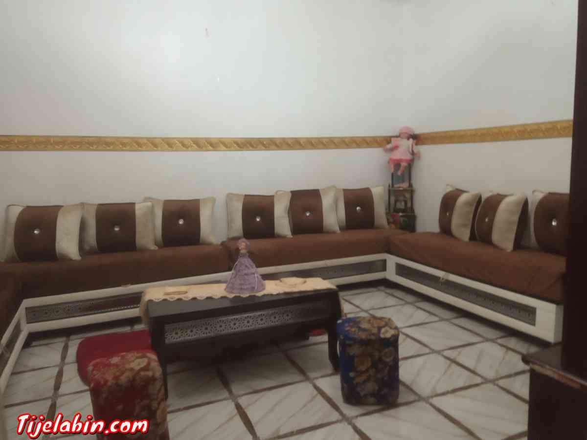 مسكن للبيع  مساحته243متر مربعبداىرة تسالة ولاية تسالة - Alger Centre, Alger