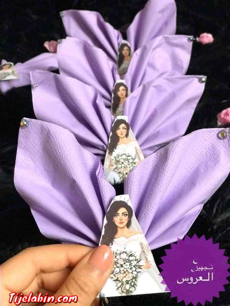 علب حلويات ومكسرات وبابي