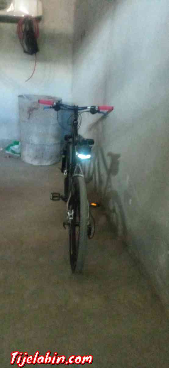 دراجة وعليها لكلام - Alger Centre, Alger