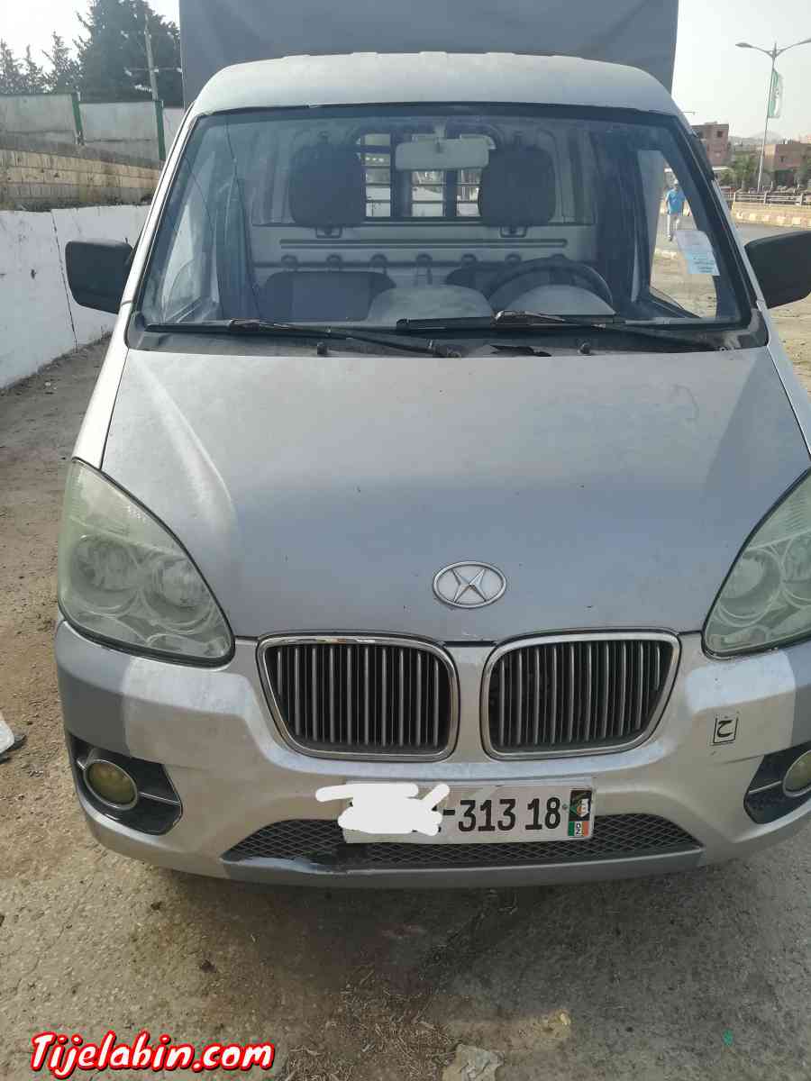 شاحنة صغيرة