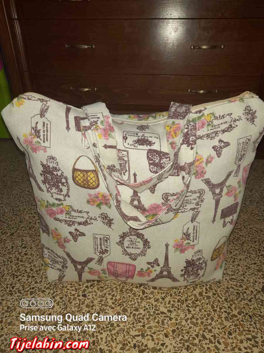 حقيبة يد نسائية