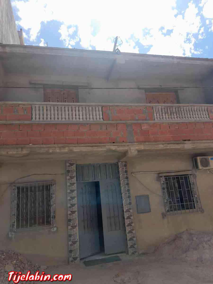 R+1 avendre 0772854717