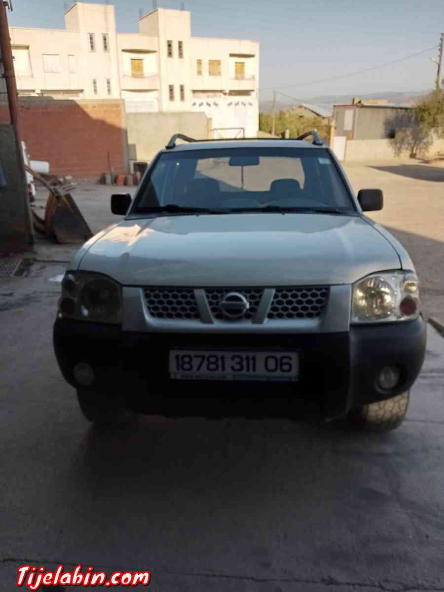Nissan hard body 4*4 - Tazmalt, Béjaïa