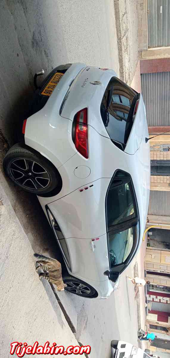 Clio 4 limited année 2014 - Sidi Aich, Béjaïa - Tijelabin