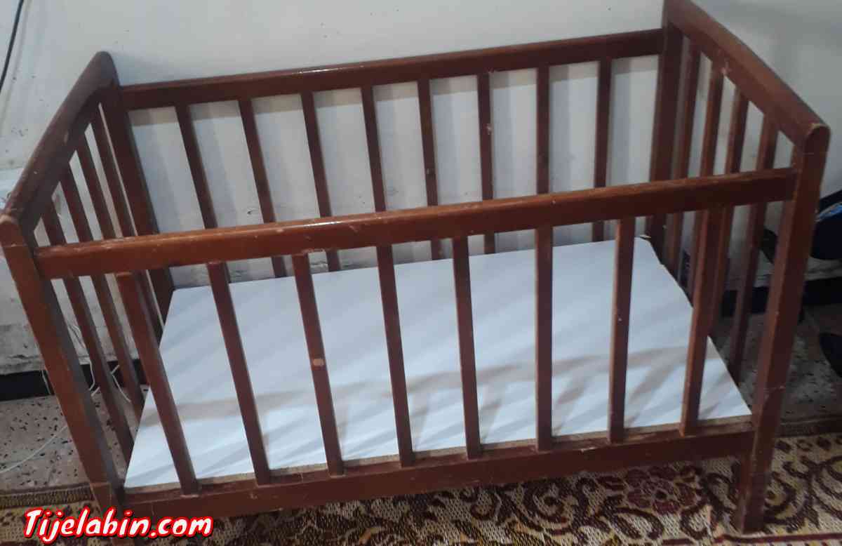 سرير طفل - Bir El Djir, Oran