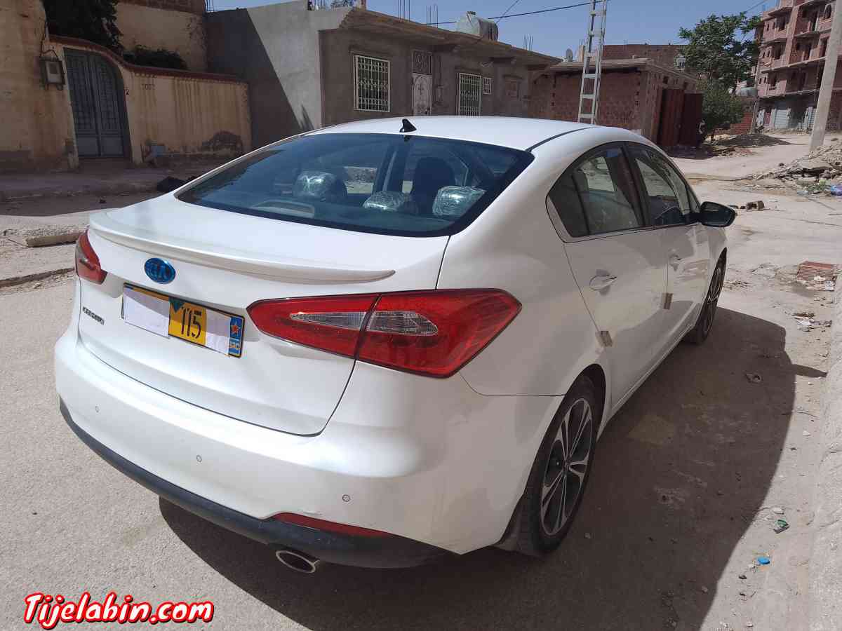 automobile - Aghbalou, Bouira - Tijelabin