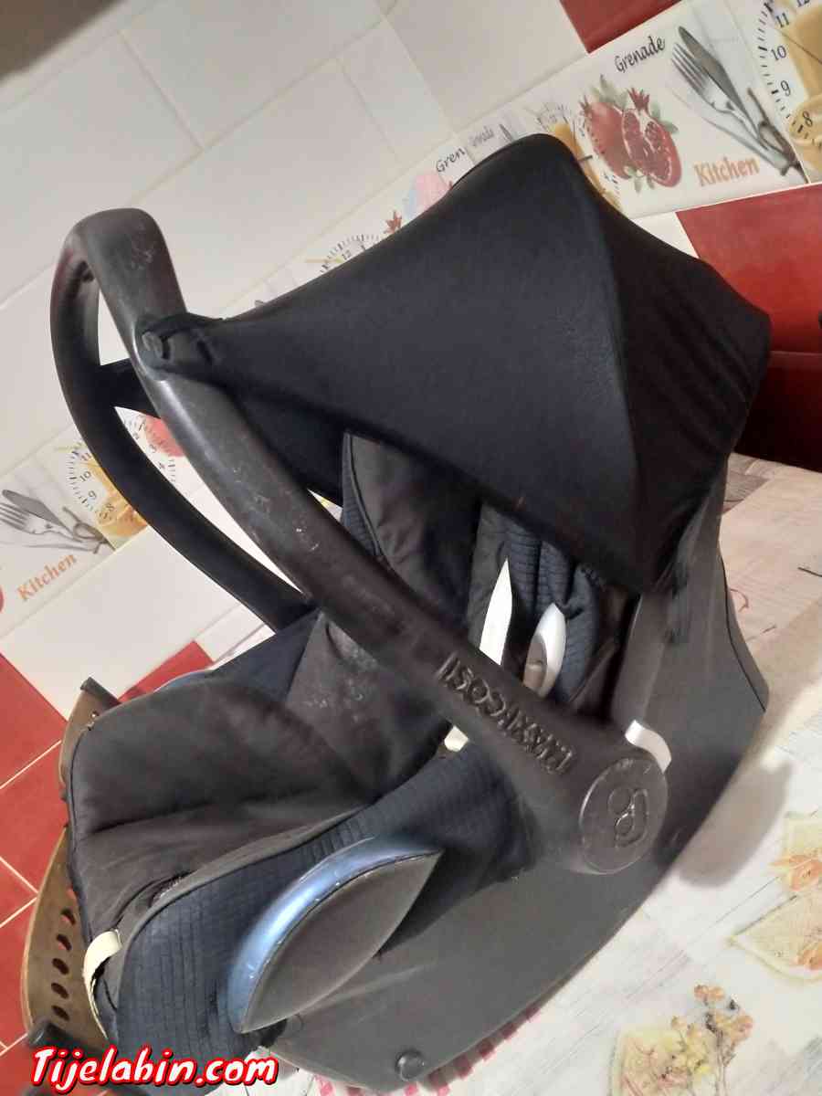 article bébé excellent état a bousmail livraison 58 wilaya - Bou Ismail, Tipaza - Tijelabin