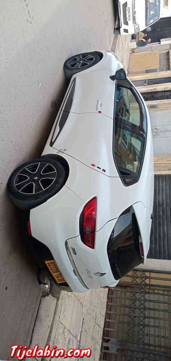 Clio 4 limited année 2014 - Sidi Aich, Béjaïa - Tijelabin