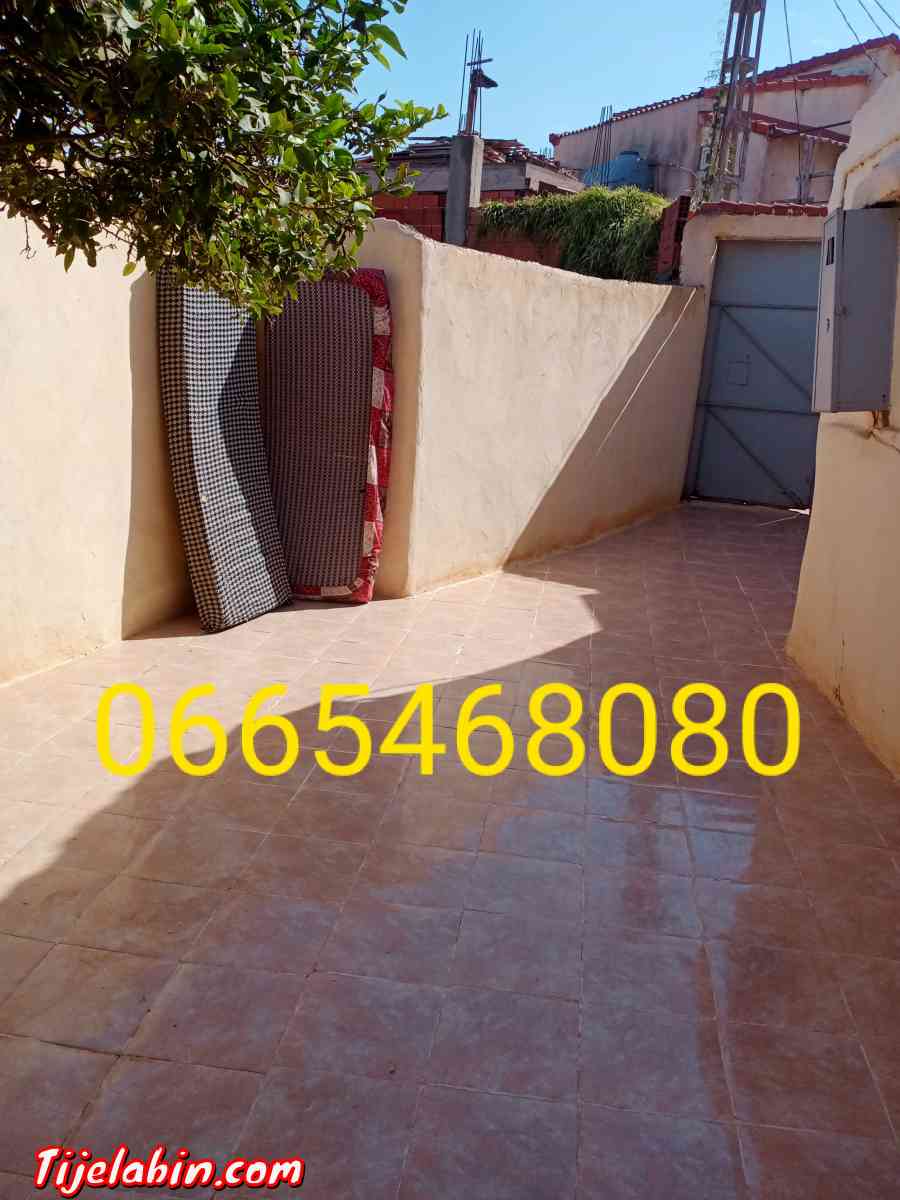 بيع منزل مساحته 250م يتكون من 4غرف ومطبخ مع قطعة ارض - Fouka, Tipaza - Tijelabin