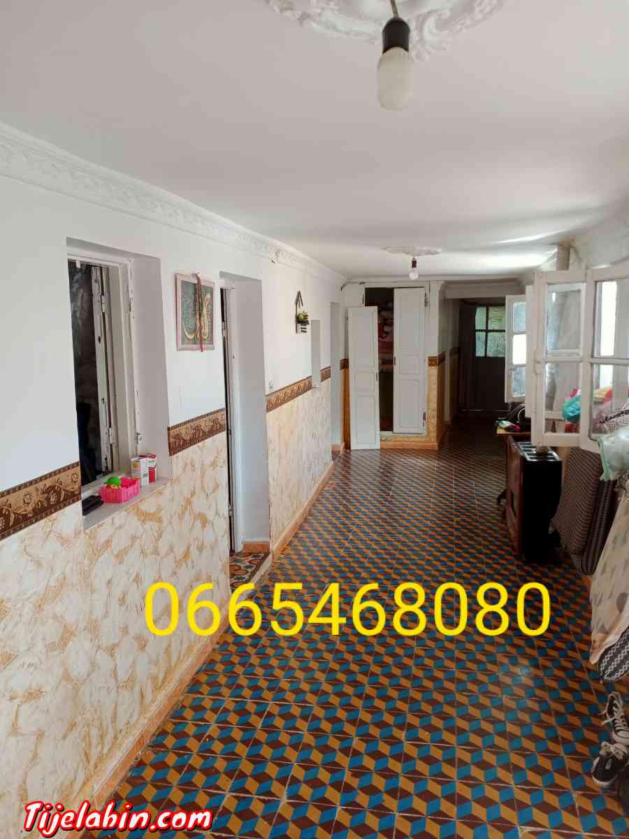 بيع منزل مساحته 250م يتكون من 4غرف ومطبخ مع قطعة ارض - Fouka, Tipaza - Tijelabin