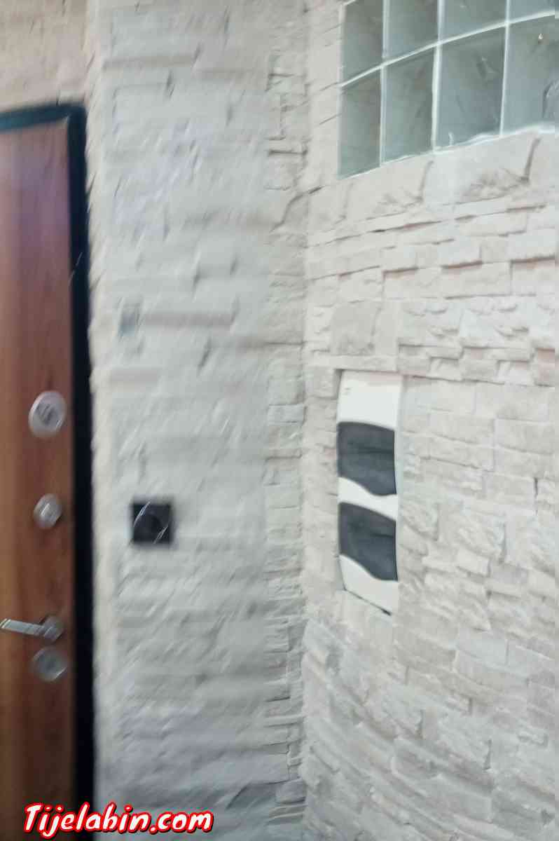 particulier vent appartement F4, 1er étage meublé et équipé