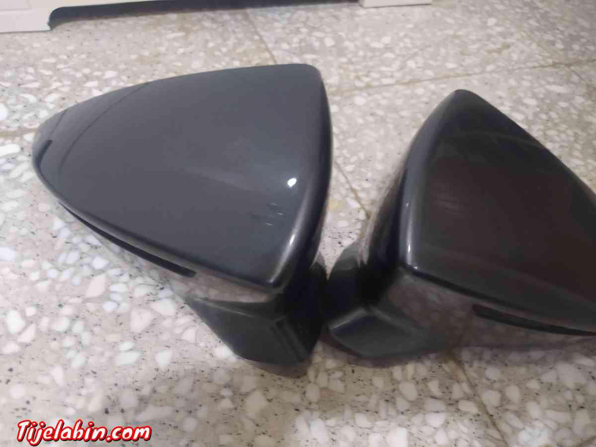 cache rétroviseurs et Mini chaine Seat Ibiza original - Chlef, Chlef - Tijelabin